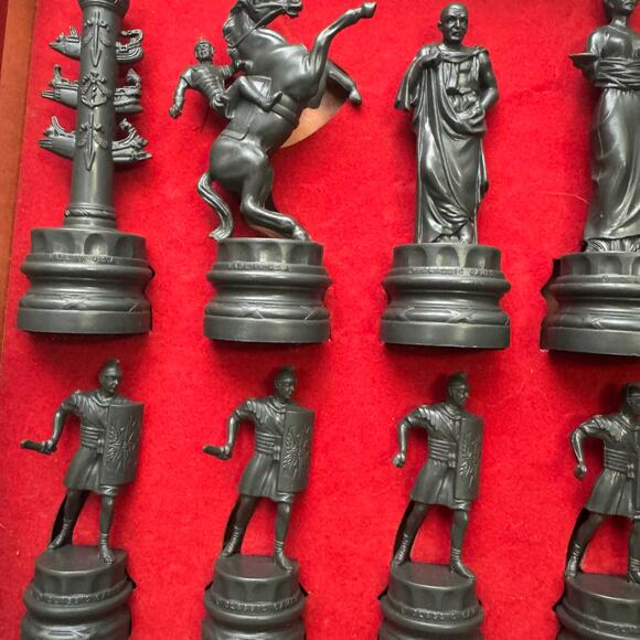 Vintage 1960s Classic Games Collector's Series Ancient Rome Chess Set (READ) - Picture 7 of 9